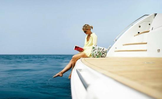M/Y Ferretti Full Day Cruise 