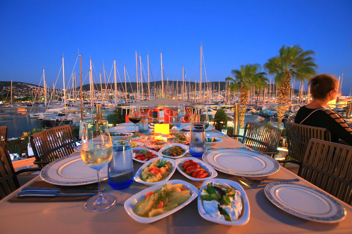 marina yacht club bodrum restaurant